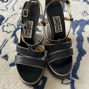 💯Authentic Salvatore Ferragamo Wedges Black Leather Women size 39,5